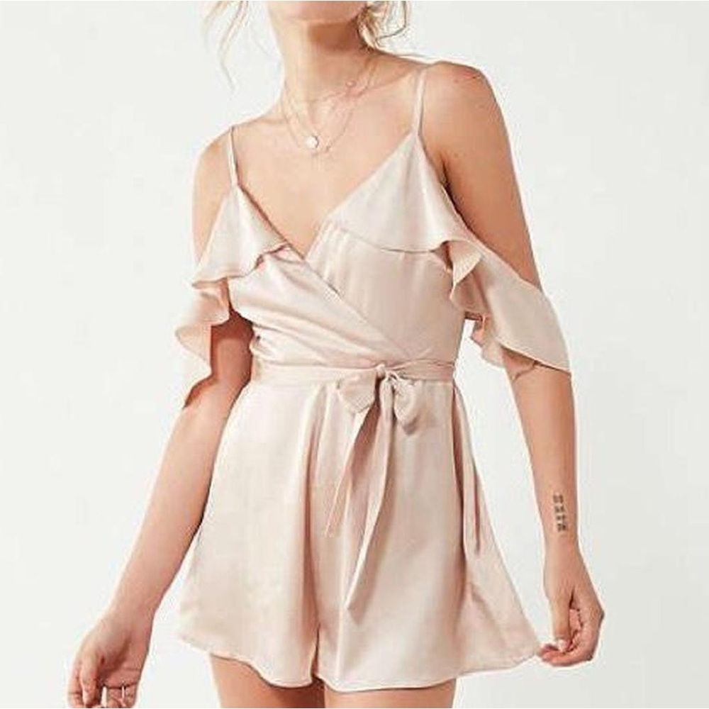 Kimchi Blue Sateen Ruffle Romper Size 0